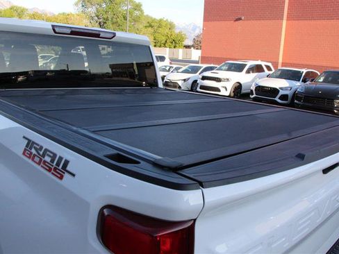 Used 2020 Chevrolet Silverado 1500 LT Trail Boss w/ Convenience Package AWD/4WD image 26
