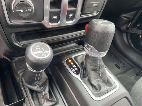 Used 2025 Jeep Wrangler Sport image 20