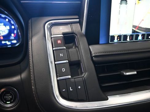 Used 2023 Chevrolet Tahoe High Country AWD/4WD image 22