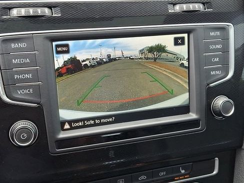 Used 2017 Volkswagen GTI SE FWD image 15