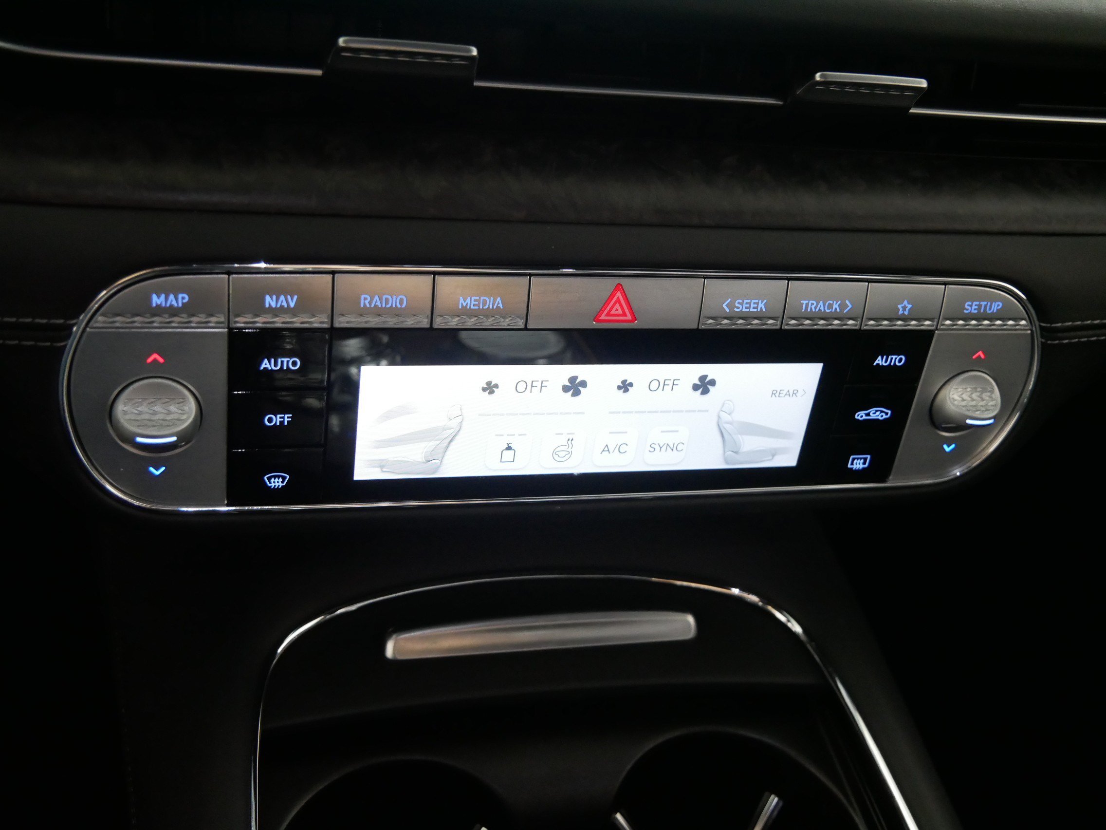 Used 2024 Genesis G90 3.5T AWD/4WD image 23