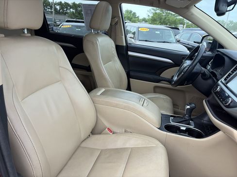 Used 2015 Toyota Highlander XLE AWD/4WD image 8