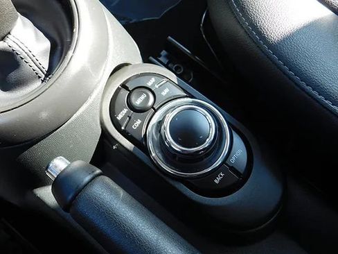 Used 2023 MINI Cooper 2-Door Hardtop image 17