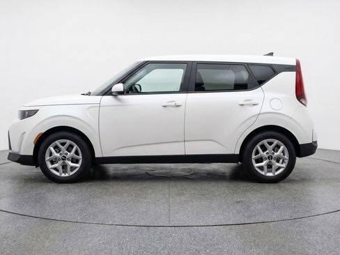 Used 2025 Kia Soul LX w/ LX Technology Package image 5