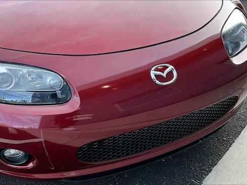 Used 2006 MAZDA MX-5 Miata Sport image 24