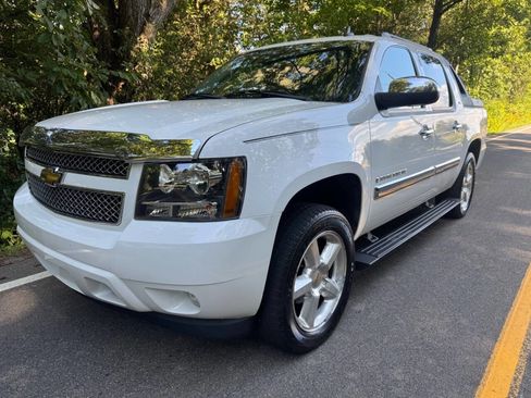 Used 2008 Chevrolet Avalanche LTZ w/ LTZ Preferred Equipment Group image 1