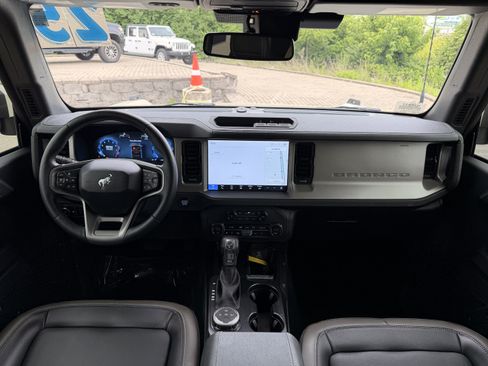 Used 2025 Ford Bronco Outer Banks AWD/4WD image 15