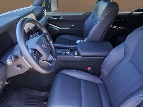 Used 2025 Lexus GX 550 w/ Accessory Package (2T) AWD/4WD image 9