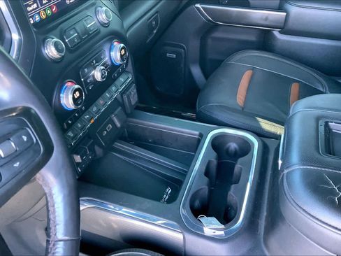 Used 2020 GMC Sierra 2500 AT4 w/ AT4 Premium Package image 16