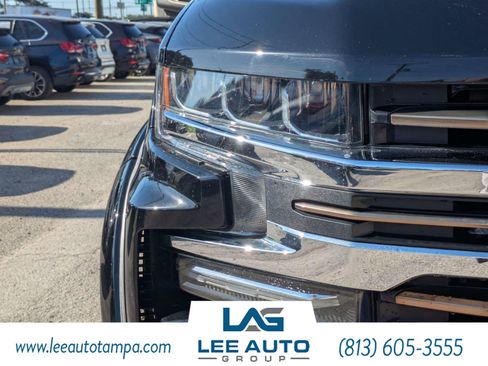 Used 2020 Chevrolet Silverado 1500 High Country w/ Technology Package AWD/4WD image 9