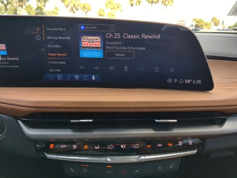 Certified 2025 Cadillac XT4 Premium Luxury w/ Technology Package image 20