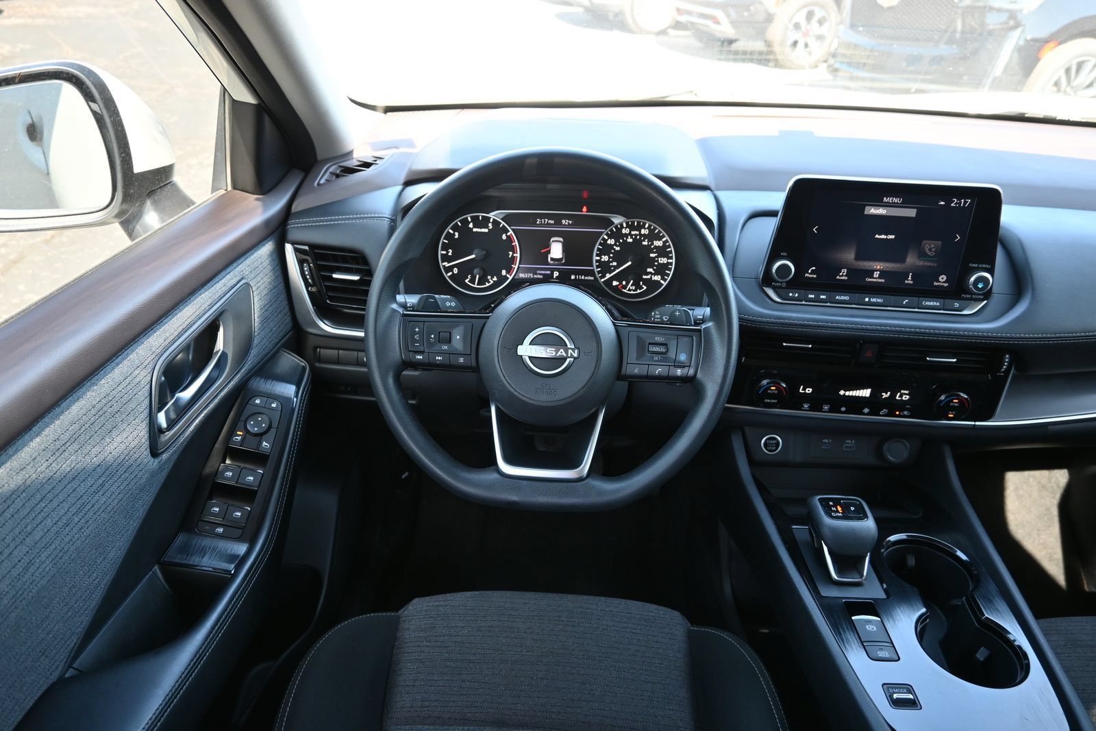 Used 2023 Nissan Rogue SV FWD image 9
