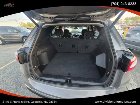 Used 2019 Chevrolet Equinox LT w/ Sun & Navigation Package image 9