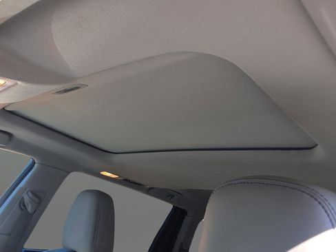 Used 2017 Toyota Highlander XLE image 12