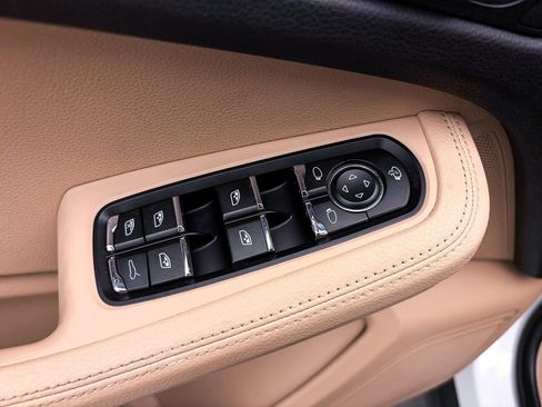 Used 2023 Porsche Macan S image 17