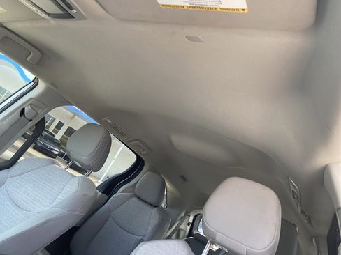 Used 2024 Toyota Sienna LE image 28