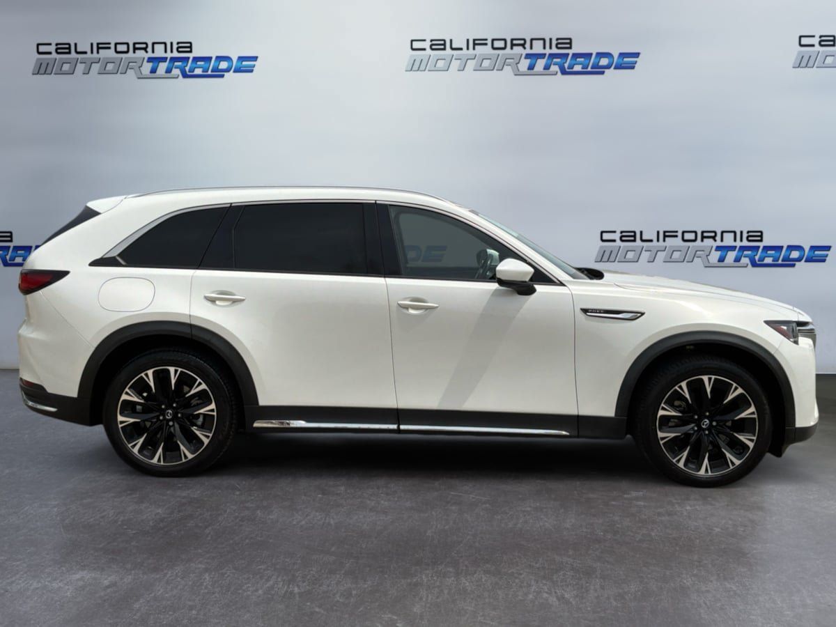 Used 2024 MAZDA CX-90 Plug-In Hybrid w/ Premium Plus AWD/4WD image 4