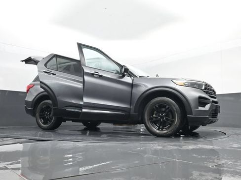 Used 2021 Ford Explorer XLT AWD/4WD image 33