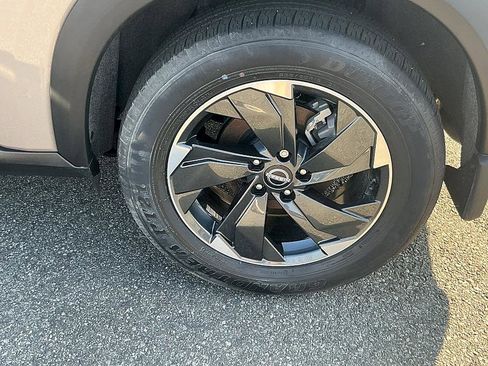 Certified 2024 Nissan Rogue SV image 8