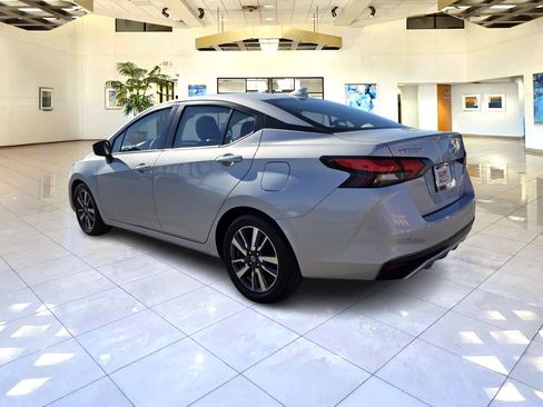 Used 2020 Nissan Versa SV FWD image 7