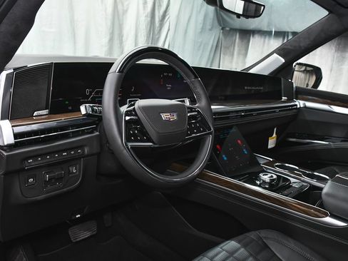 Used 2026 Cadillac Escalade ESV Platinum Sport w/ LPO, ONYX Package AWD/4WD image 21