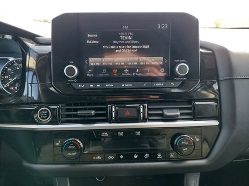 Used 2023 Nissan Pathfinder SV AWD/4WD image 28