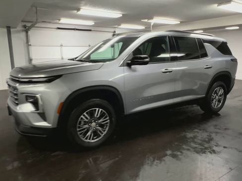 New 2025 Chevrolet Traverse LT w/ LPO, Floor Liner Package image 38