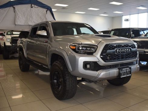 Used 2017 Toyota Tacoma TRD Off-Road image 1
