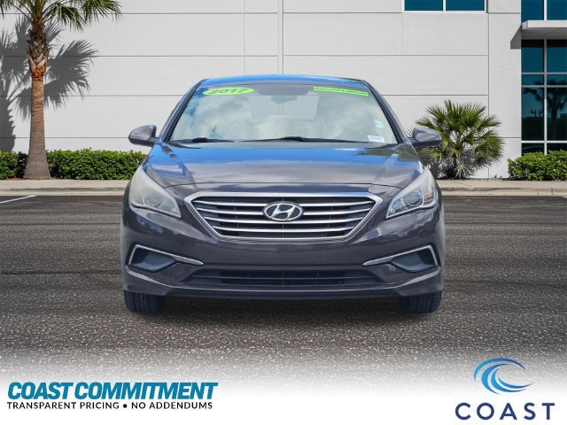 Used 2017 Hyundai Sonata SE FWD image 2