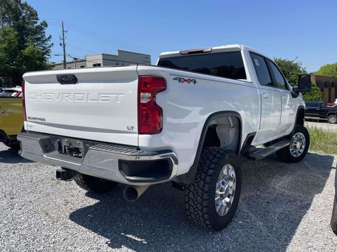 Used 2024 Chevrolet Silverado 2500 LT AWD/4WD image 10
