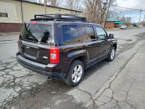 Used 2014 Jeep Patriot Latitude w/ Sun/Sound Group AWD/4WD image 5