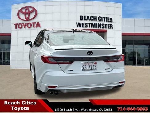 Used 2025 Toyota Camry XSE FWD image 9