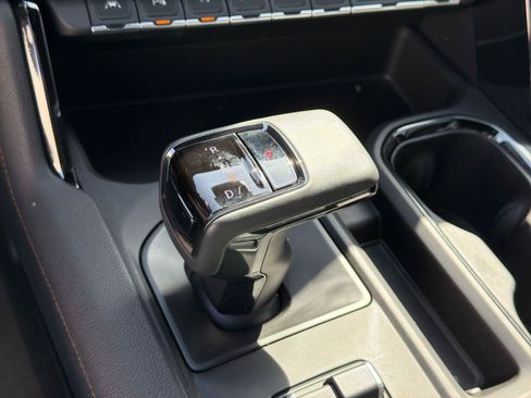 Used 2025 GMC Sierra 1500 AT4 AWD/4WD image 15