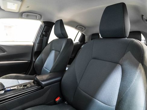 Used 2025 Toyota Prius LE image 6