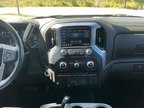Used 2022 GMC Sierra 1500 SLE w/ Driver Alert Package II AWD/4WD image 27