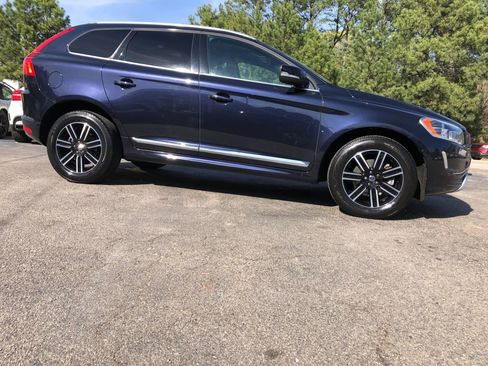 Used 2017 Volvo XC60 T5 Dynamic w/ Preferred Option Package image 2