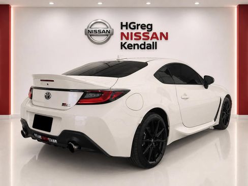 Used 2025 Toyota GR86 Premium RWD image 4