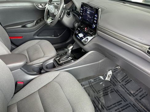 Used 2022 Hyundai Ioniq SE image 17