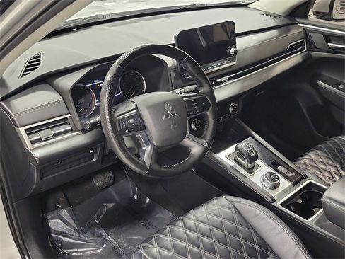 Used 2022 Mitsubishi Outlander SEL image 14