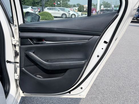 Used 2022 MAZDA MAZDA3 s FWD image 24