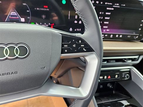 New 2025 Audi Q5 Premium image 12