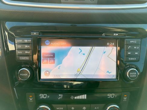 Used 2016 Nissan Rogue SV w/ SV Premium Package image 28