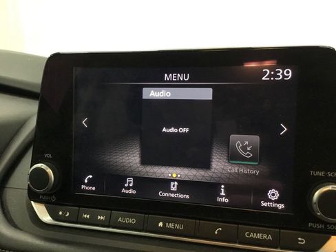 Used 2024 Nissan Rogue S image 24