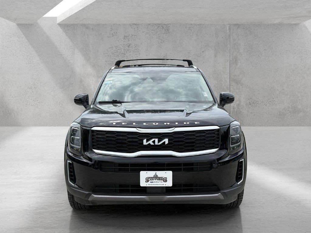 Used 2022 Kia Telluride EX w/ EX Premium Package FWD image 2