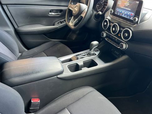 Used 2025 Nissan Sentra SV FWD image 17