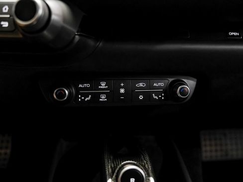 Used 2019 Ferrari 812 Superfast RWD image 30