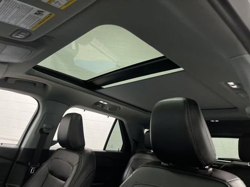 Used 2023 Ford Explorer Limited image 7