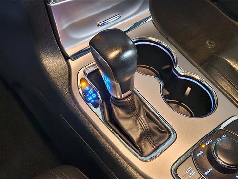 Used 2020 Jeep Grand Cherokee Limited image 12