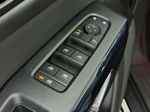 Used 2025 Nissan Pathfinder SV FWD image 20