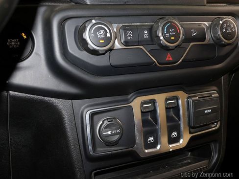 Used 2019 Jeep Wrangler Sport AWD/4WD image 25
